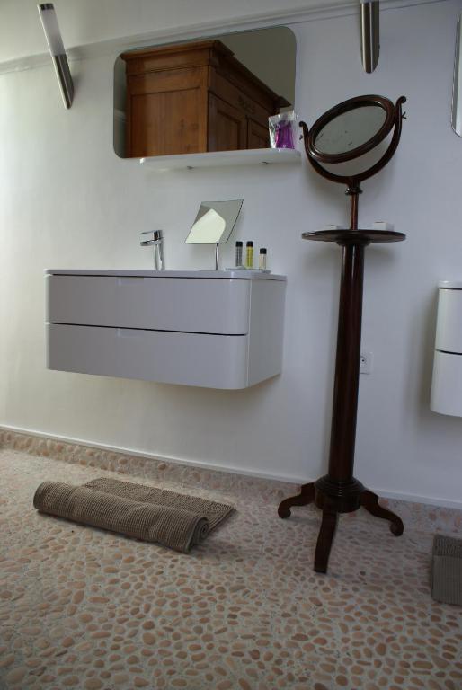 Chateau De La Fresnaye Acomodação com café da manhã Saint-Aubin-de-Luigné Quarto foto